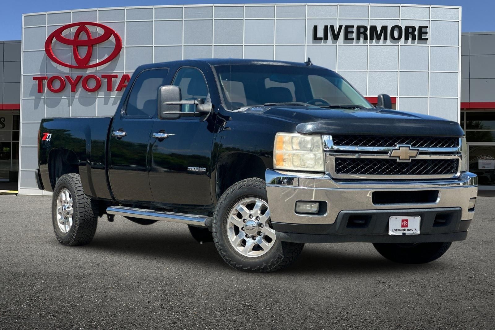 2011 Chevrolet Silverado 2500HD — side profile view