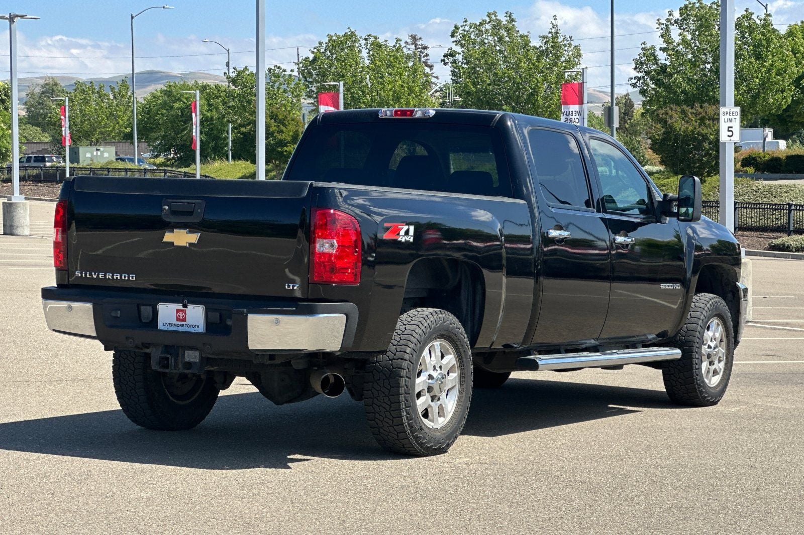 2011 Chevrolet Silverado 2500HD — interior view